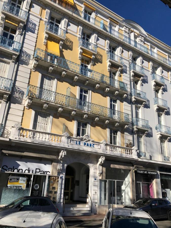 Superbe Appartement Independant En Centre Ville วิชี ภายนอก รูปภาพ