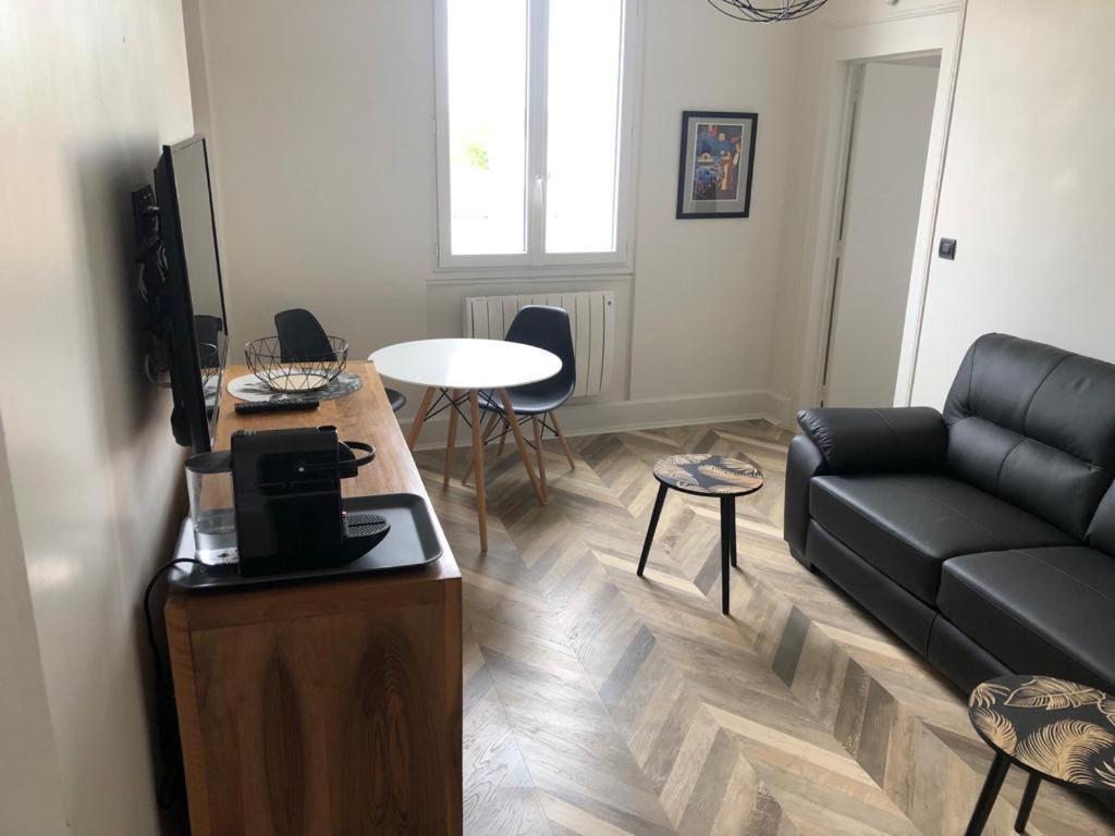 Superbe Appartement Independant En Centre Ville วิชี ภายนอก รูปภาพ